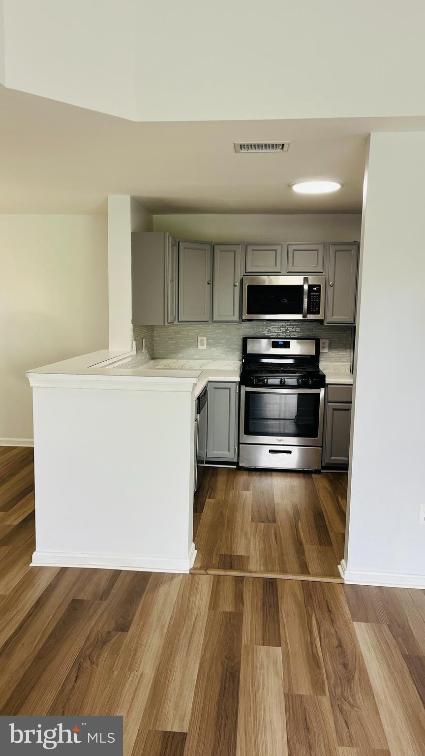 SUMMERHOUSE II CONDO - Residential