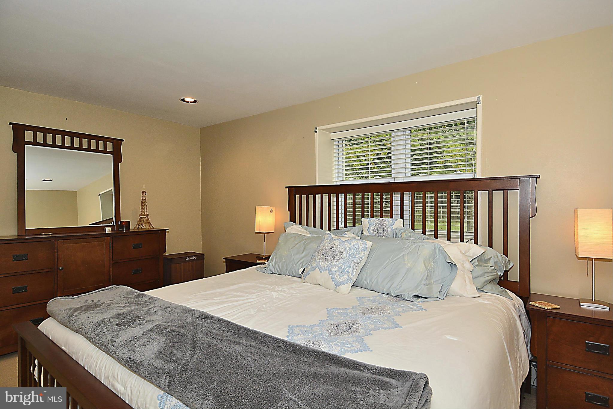 SLEEPY HOLLOW KNOLL - Residential