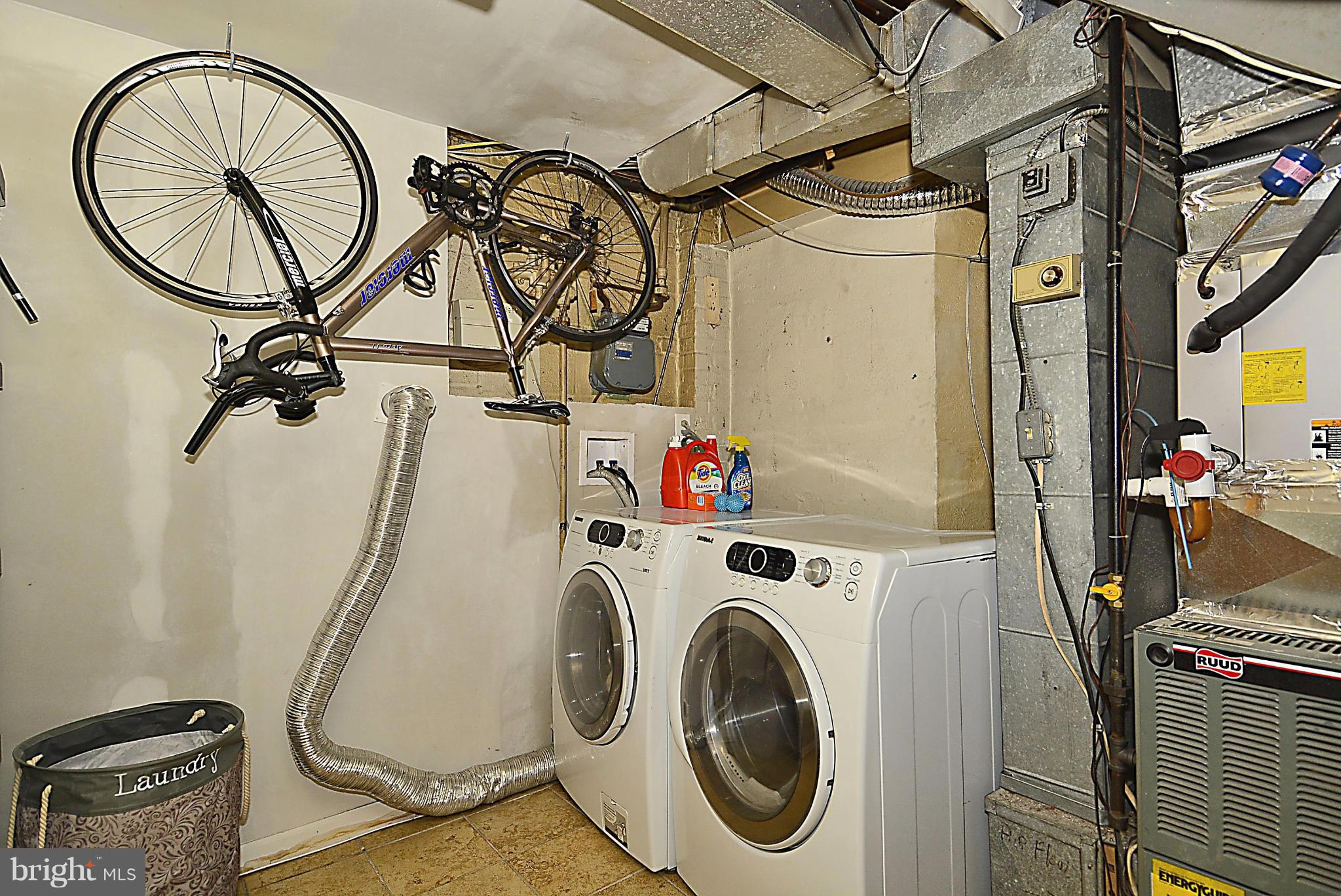 SLEEPY HOLLOW KNOLL - Residential