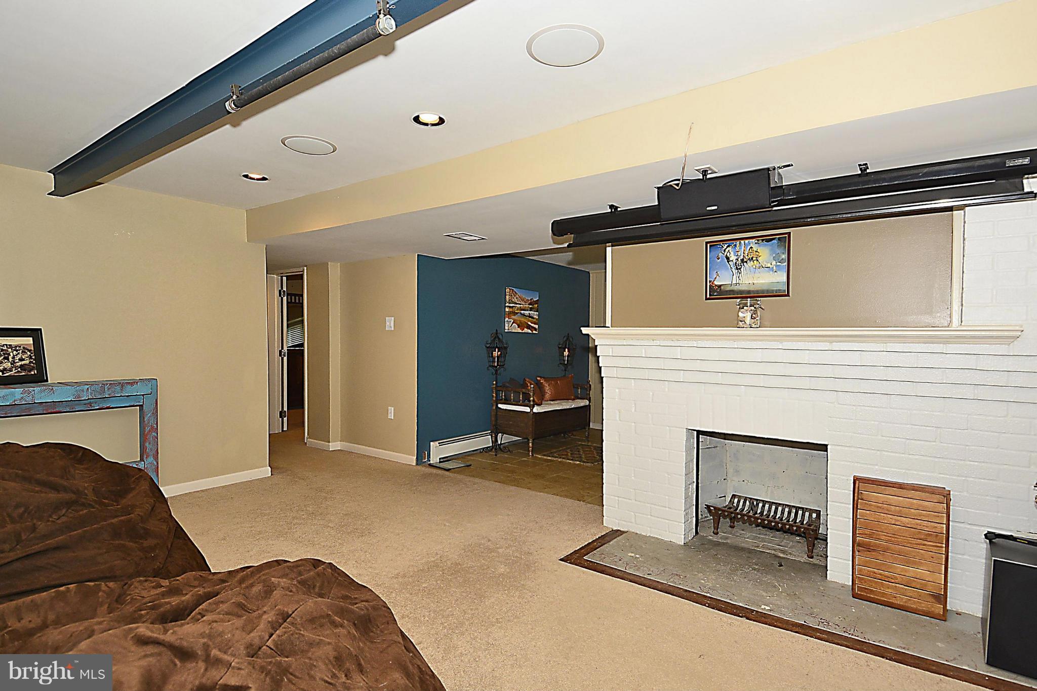 SLEEPY HOLLOW KNOLL - Residential