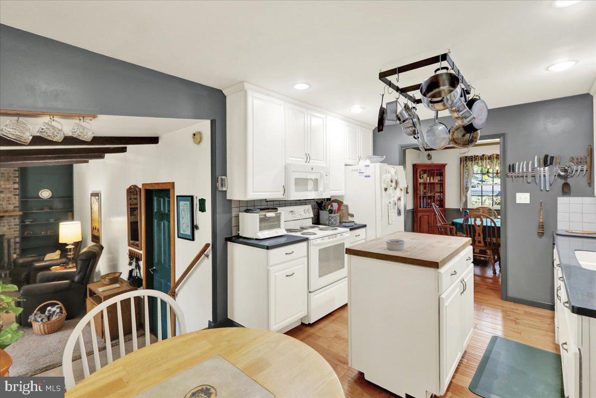 CRESTWOOD - Residential