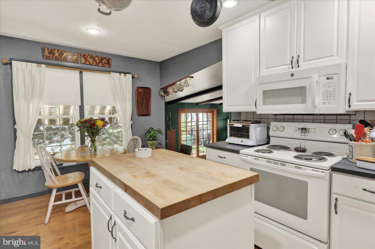 CRESTWOOD - Residential