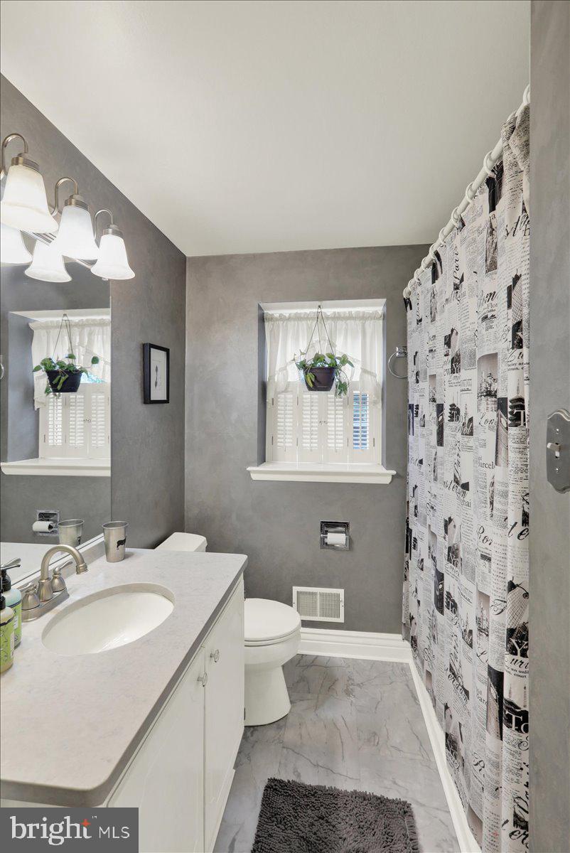 CRESTWOOD - Residential