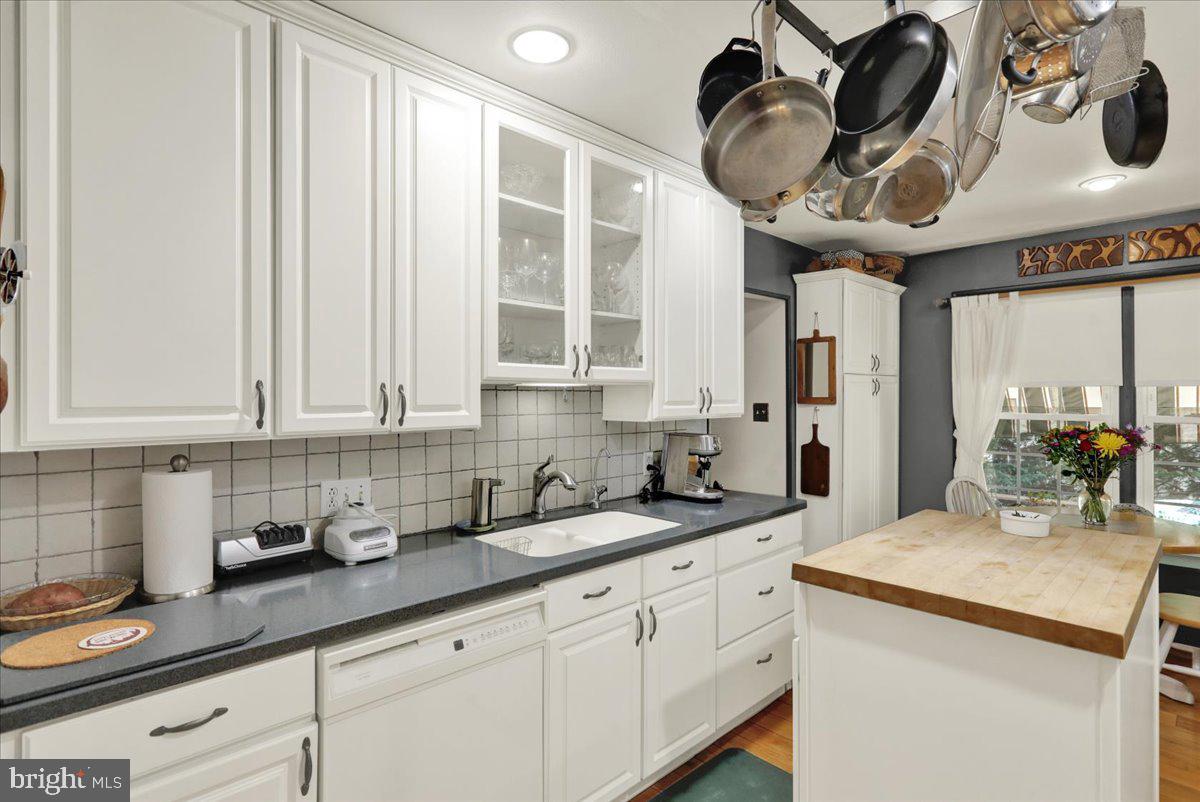 CRESTWOOD - Residential