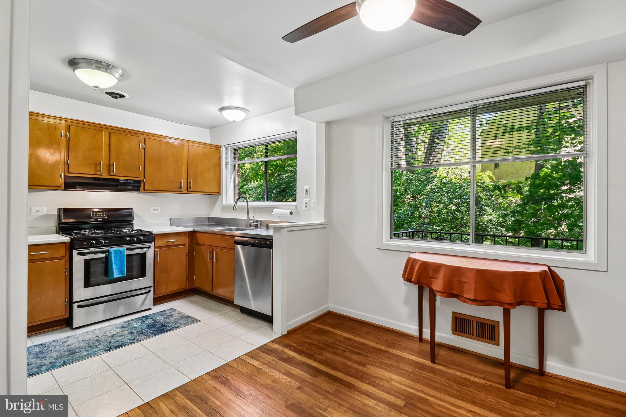 PARKSIDE CONDOMINIUMS - Residential