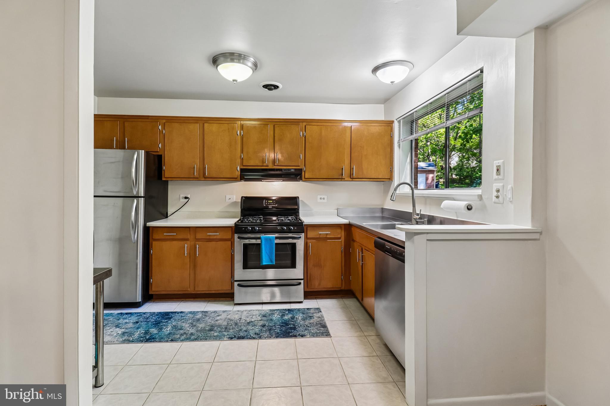 PARKSIDE CONDOMINIUMS - Residential