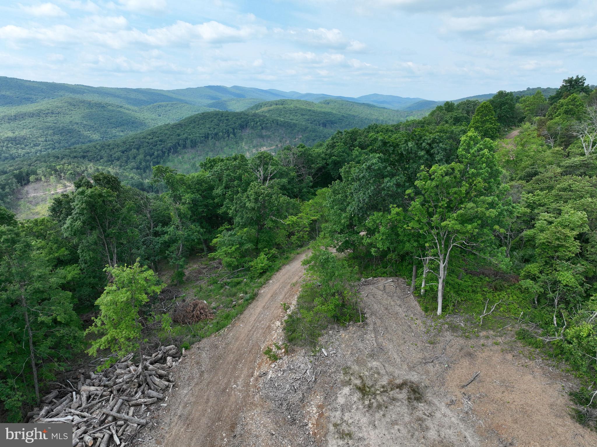 NONE UNRESTRICTED - Land