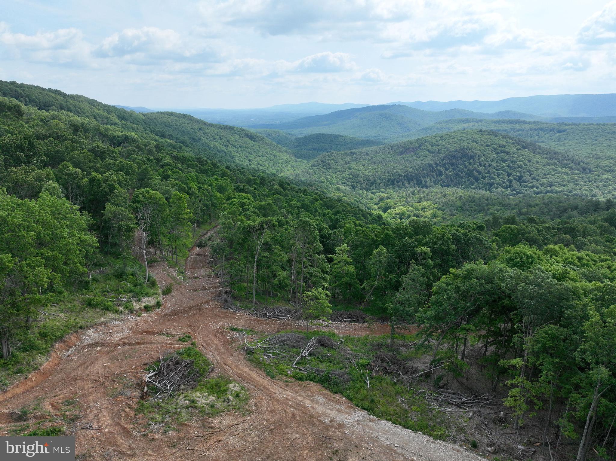 NONE UNRESTRICTED - Land