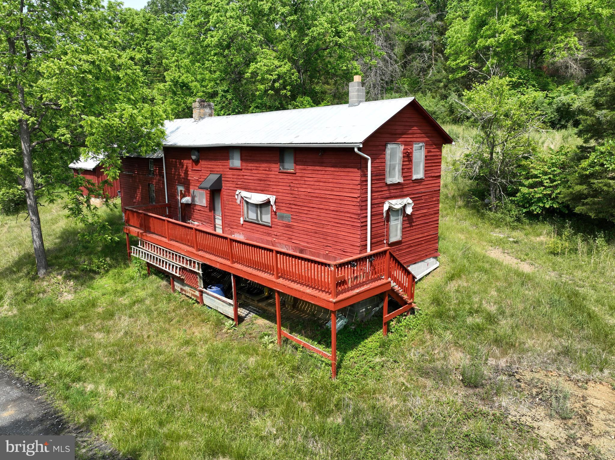 NONE UNRESTRICTED - Land