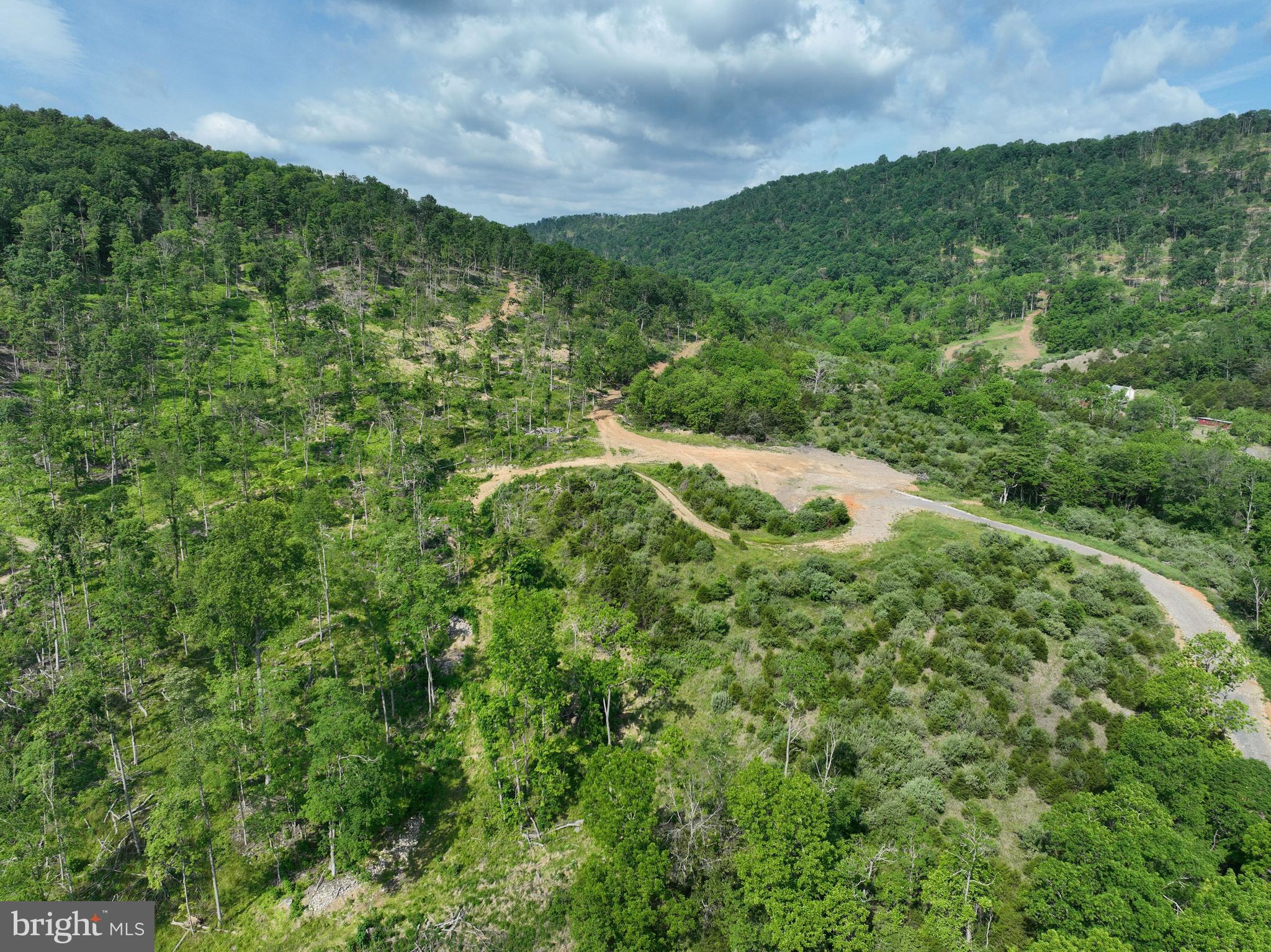 NONE UNRESTRICTED - Land