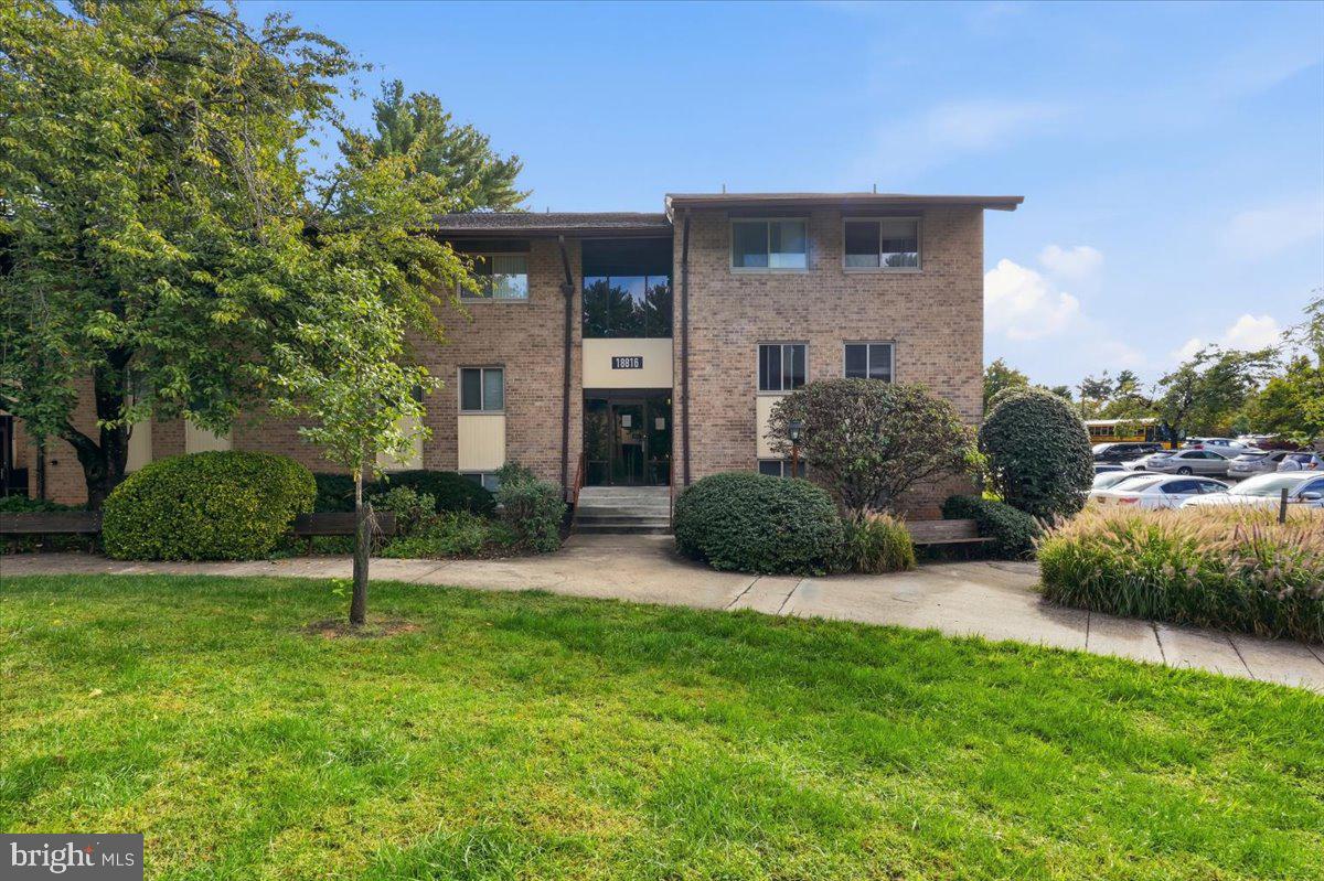 18816 WALKERS CHOICE ROAD 18816
