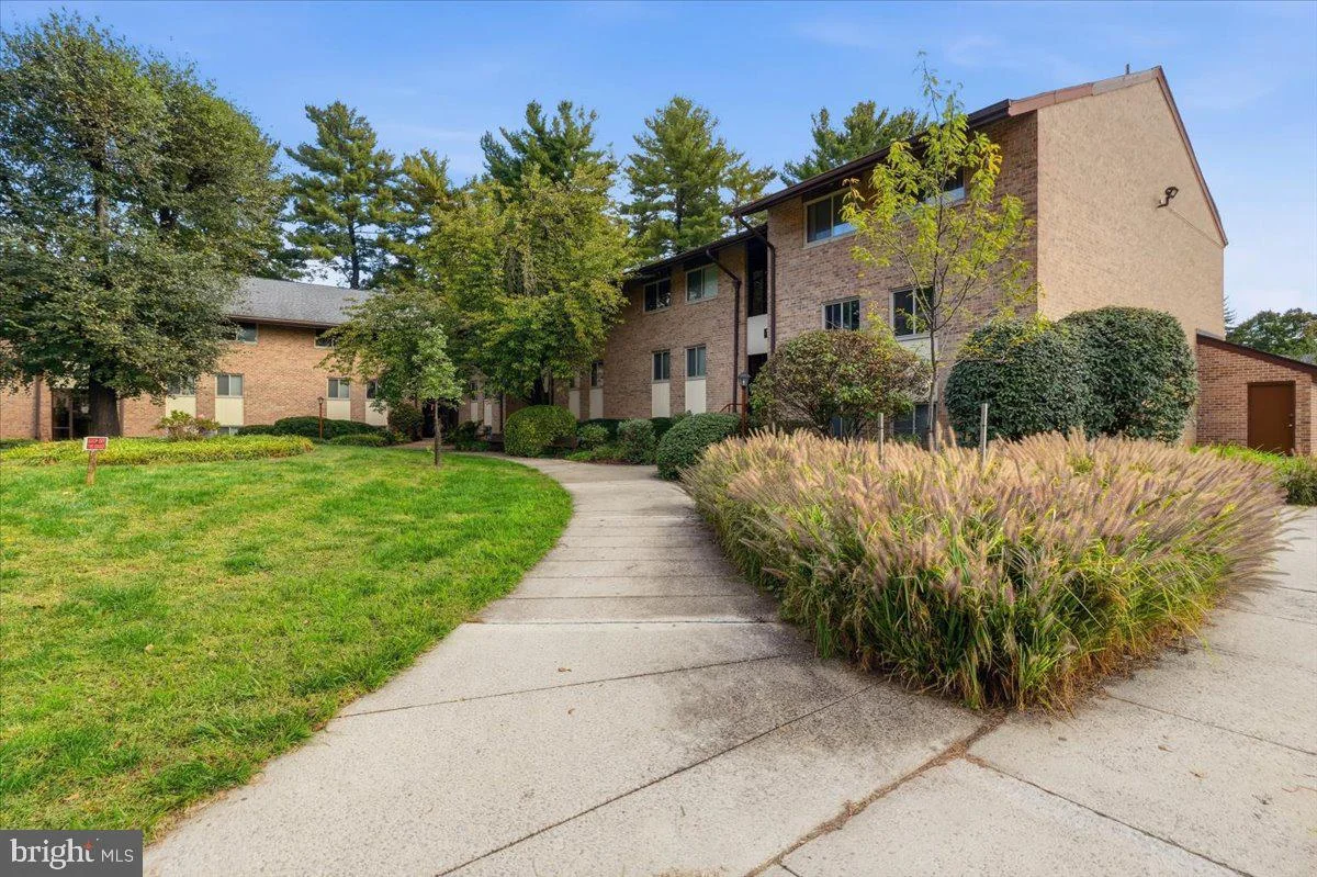18816 Walkers Choice Road Unit 18816, Montgomery Village, MD 20886