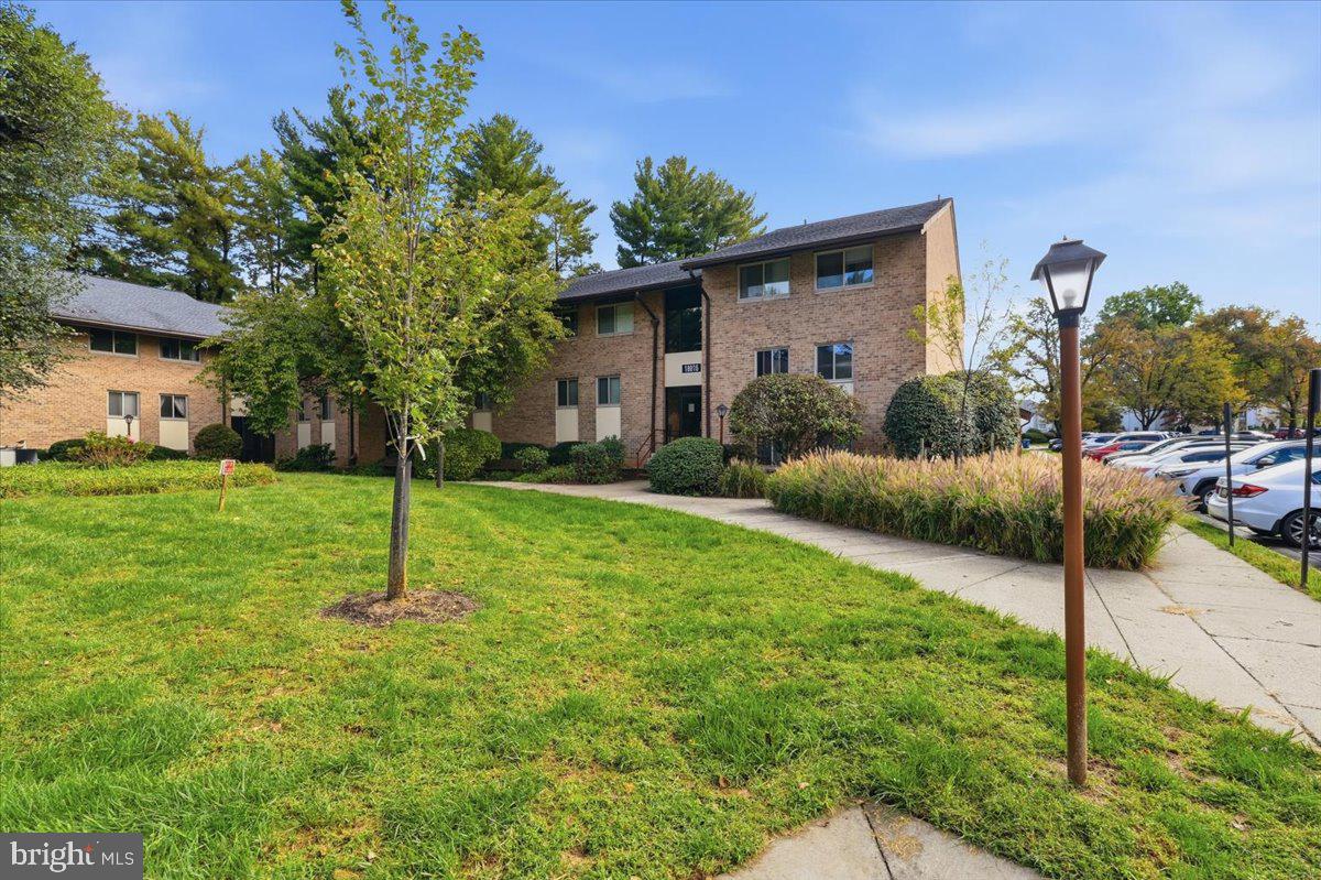 18816 WALKERS CHOICE ROAD 18816
