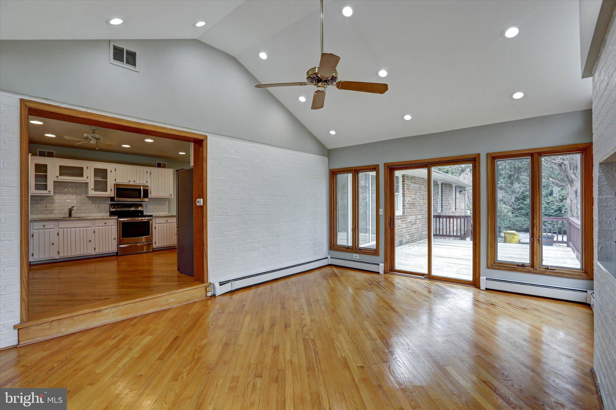 HARBOR HILLS - Residential