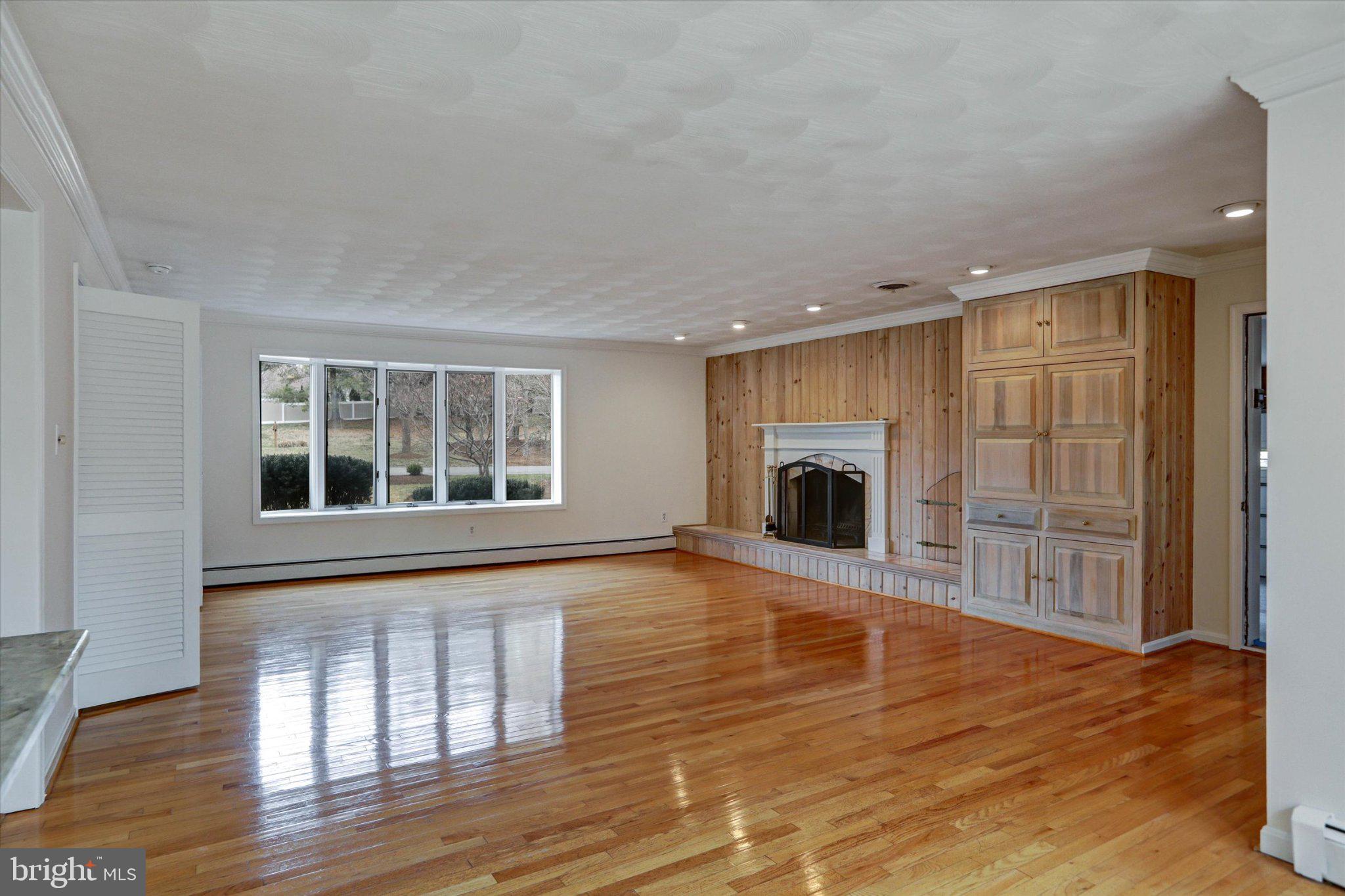 HARBOR HILLS - Residential