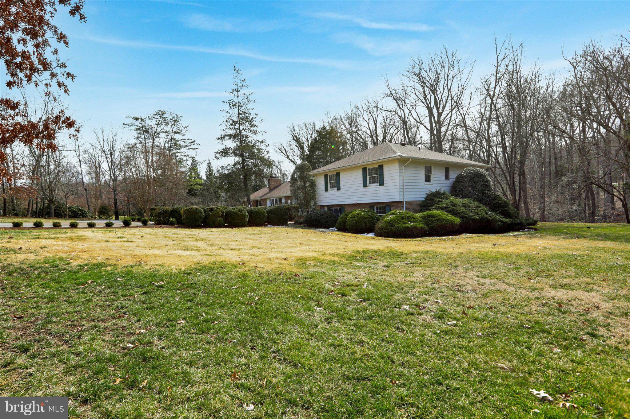 HARBOR HILLS - Residential