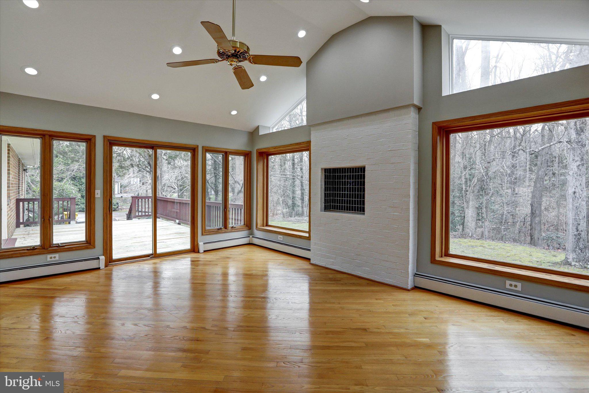 HARBOR HILLS - Residential