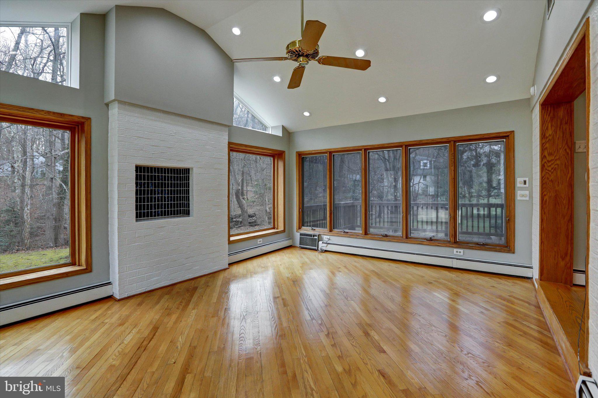 HARBOR HILLS - Residential