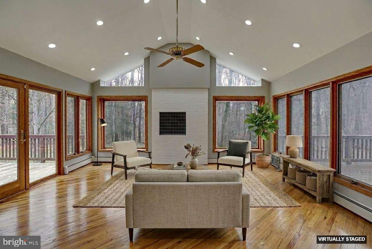 HARBOR HILLS - Residential