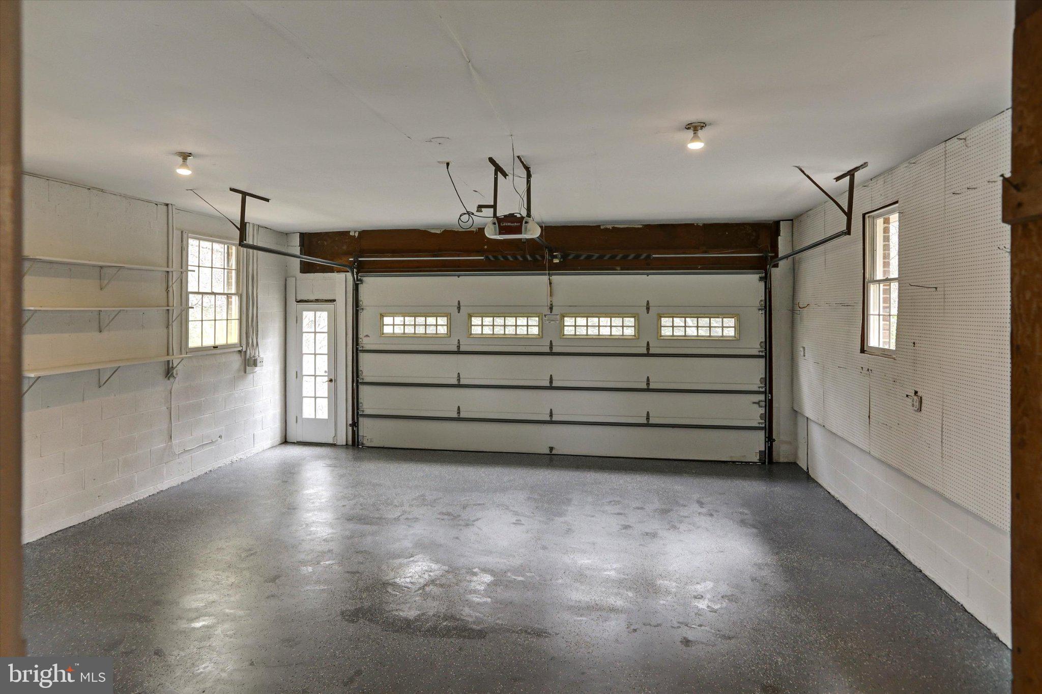 HARBOR HILLS - Residential