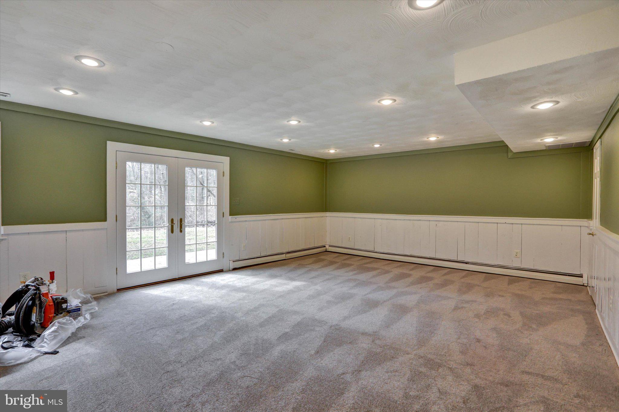 HARBOR HILLS - Residential