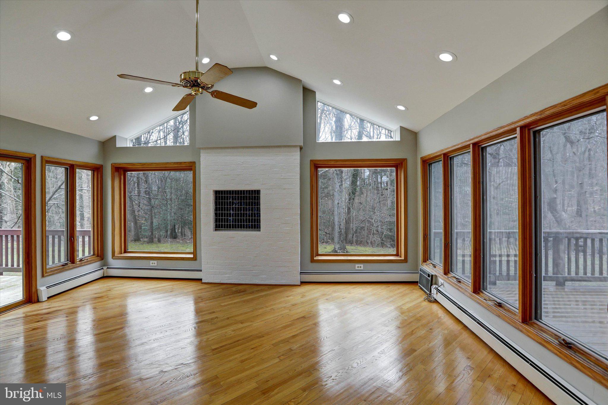 HARBOR HILLS - Residential