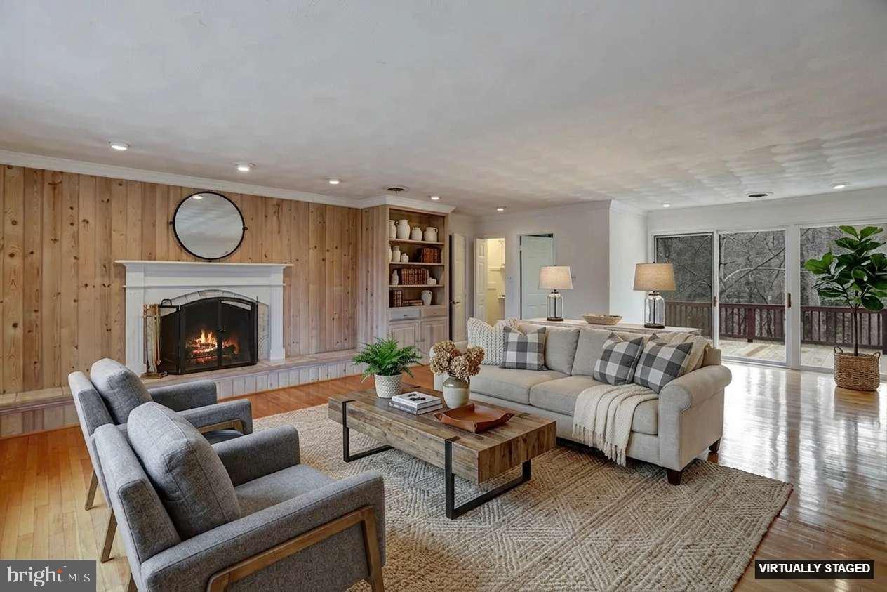 HARBOR HILLS - Residential