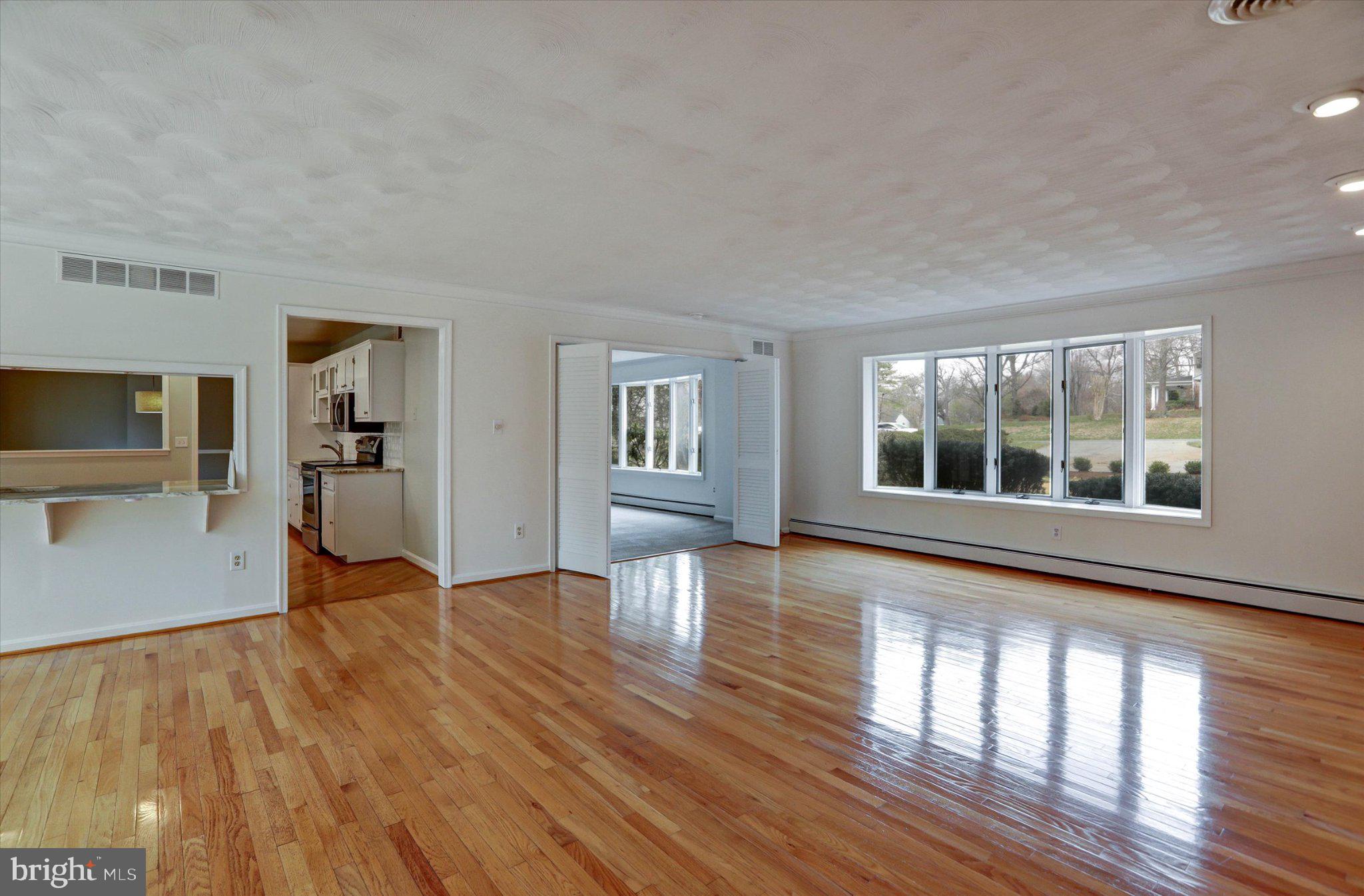 HARBOR HILLS - Residential