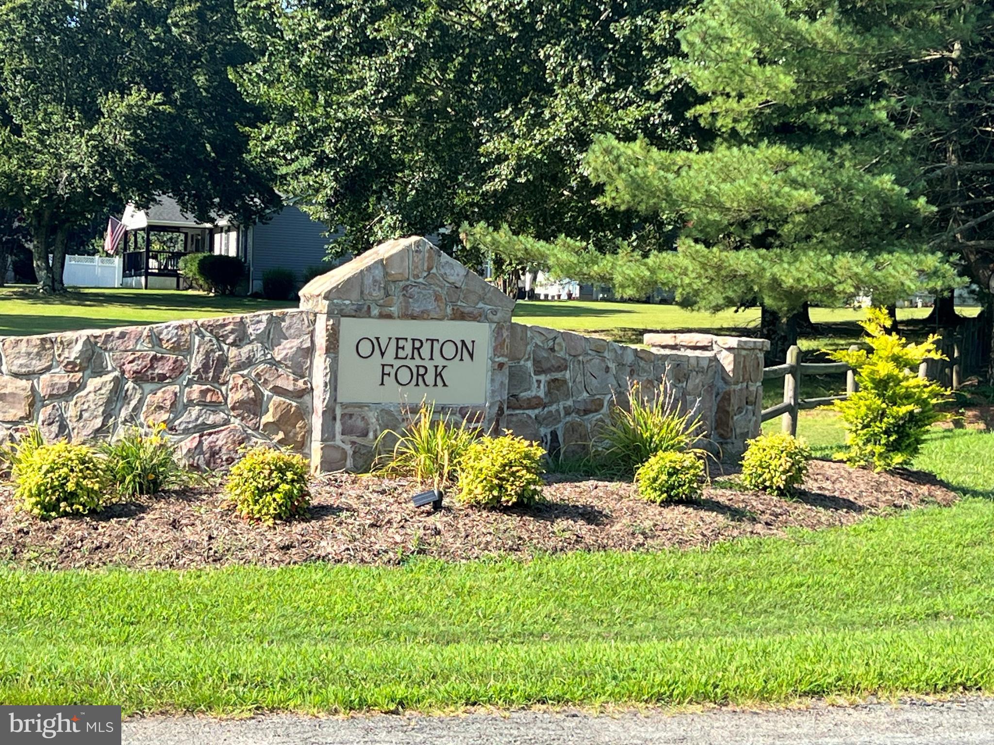 OVERTON FORK - Land