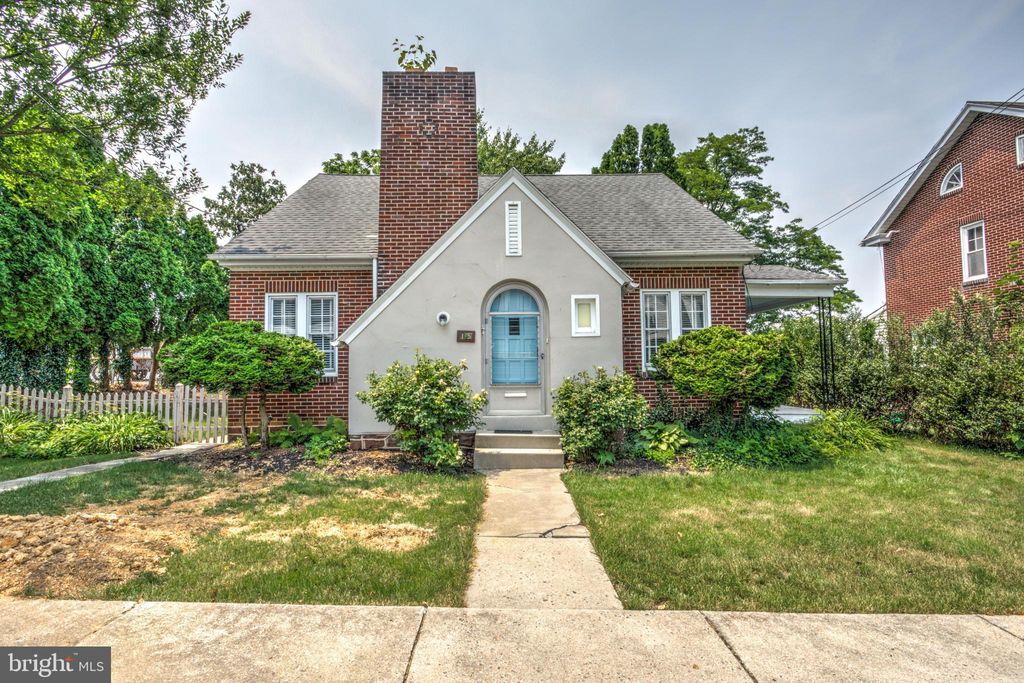 Photo of 15 E KING ST, EPHRATA, PA 17522 (MLS # PALA2035806)