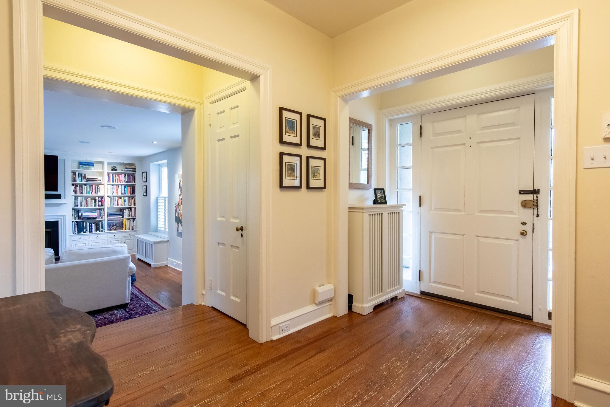 CHESTNUT HILL - Residential