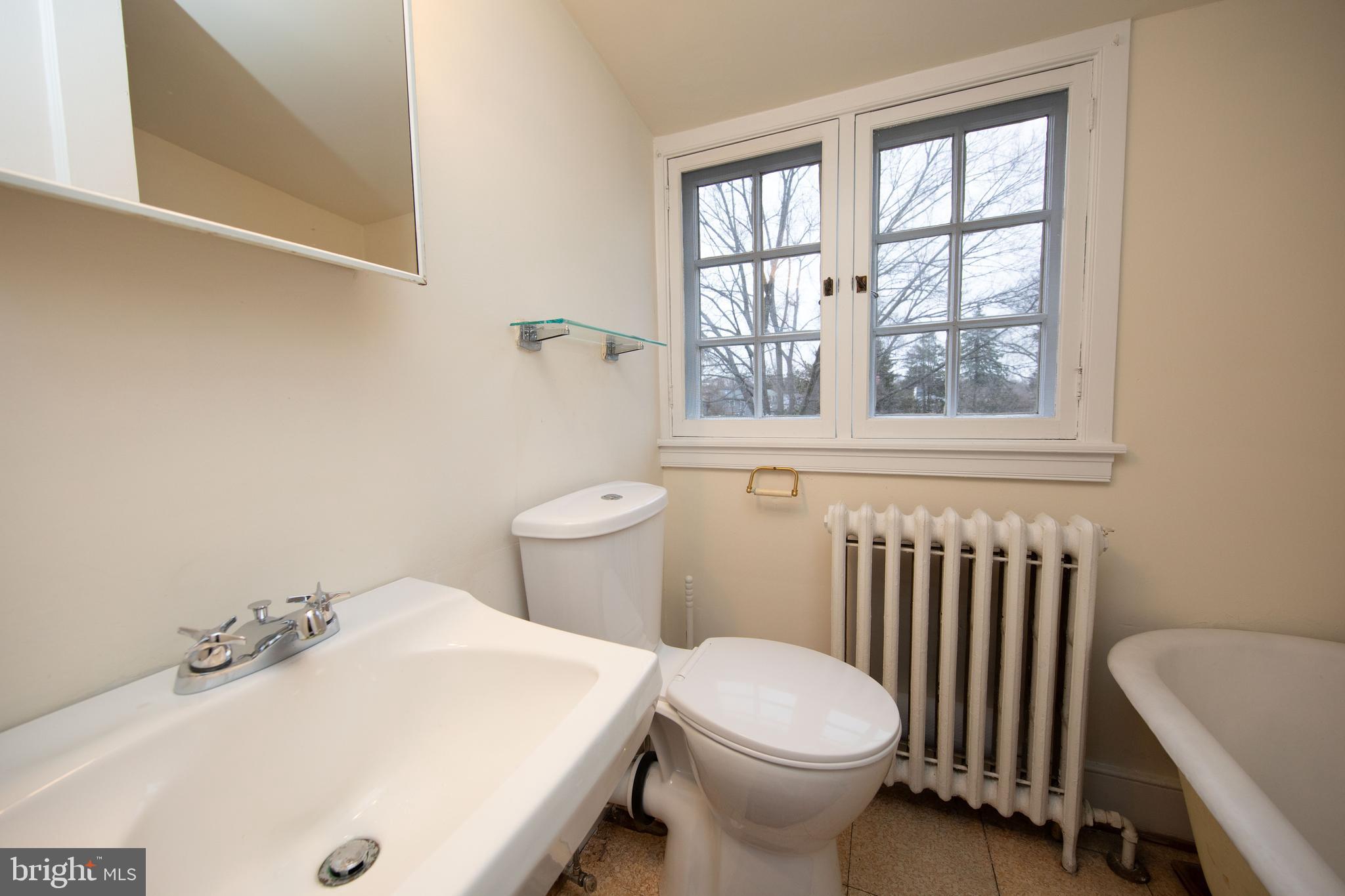 CHESTNUT HILL - Residential