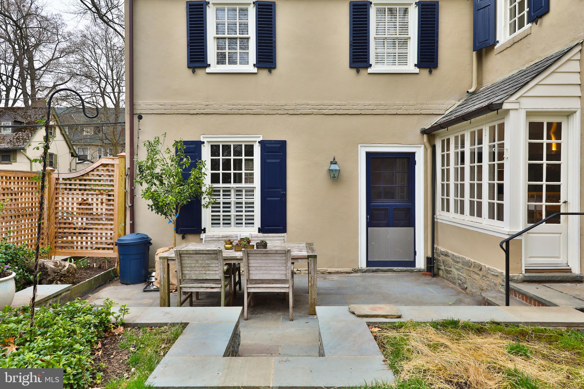 CHESTNUT HILL - Residential