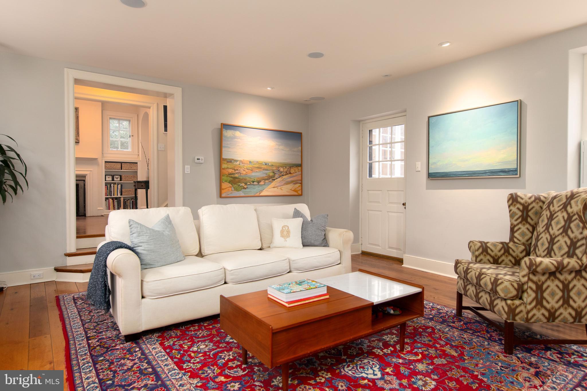 CHESTNUT HILL - Residential