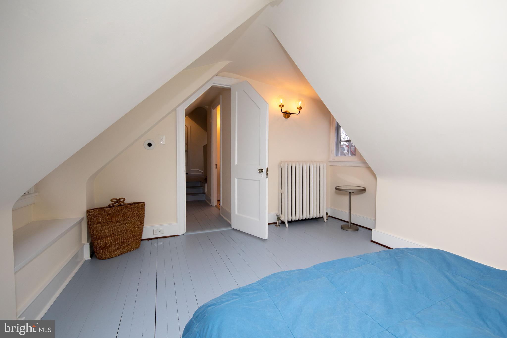 CHESTNUT HILL - Residential