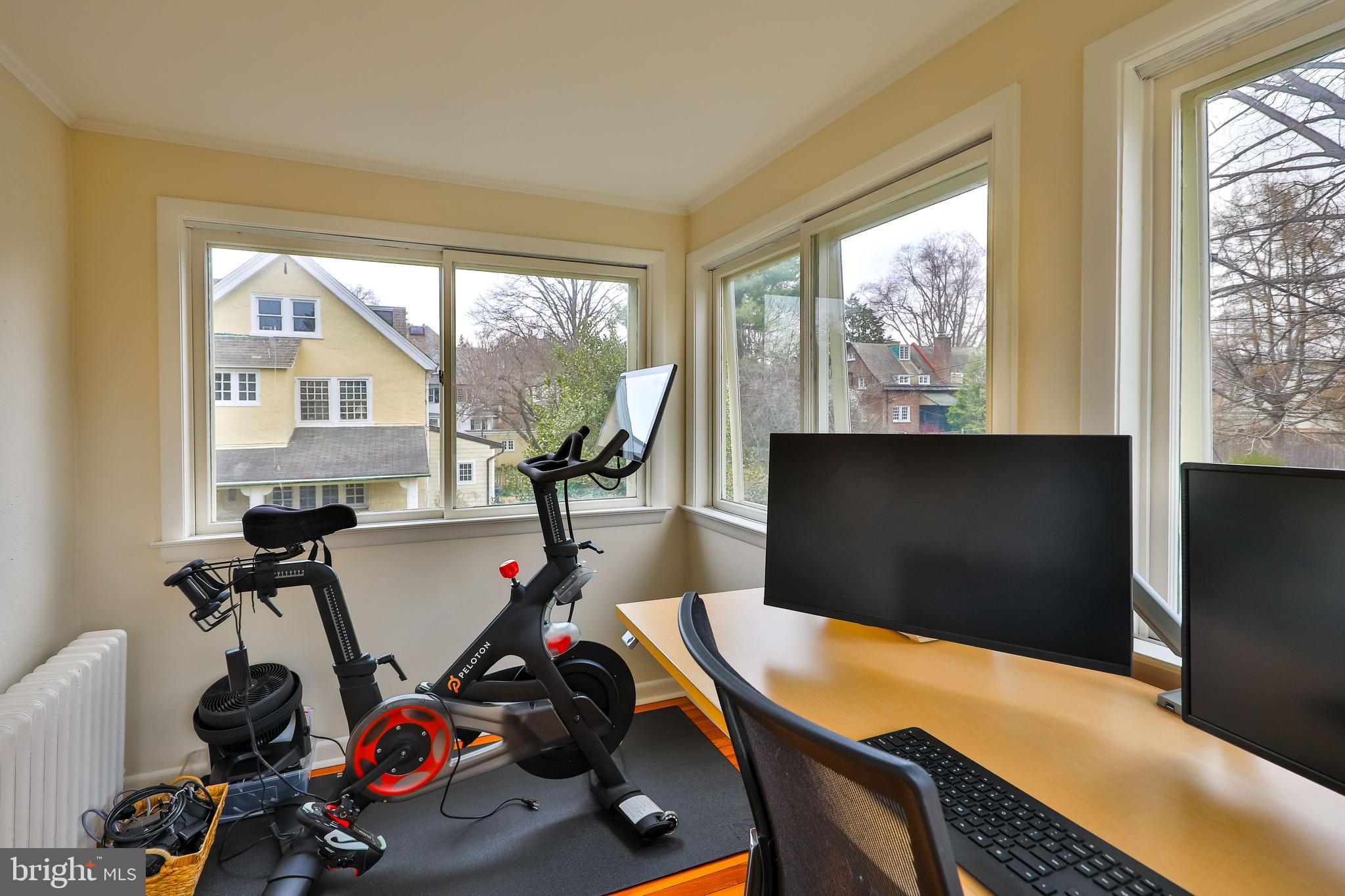 CHESTNUT HILL - Residential