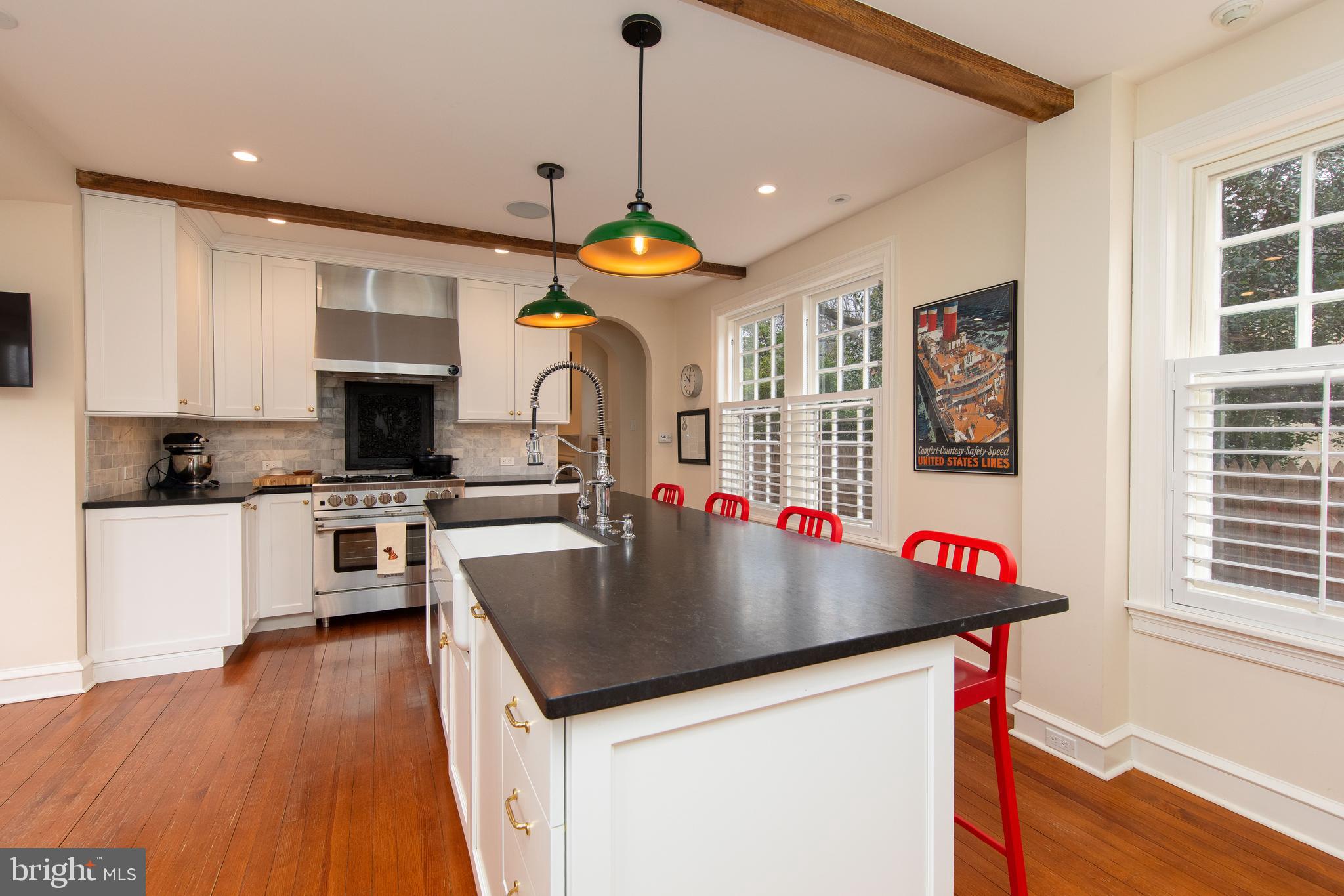 CHESTNUT HILL - Residential