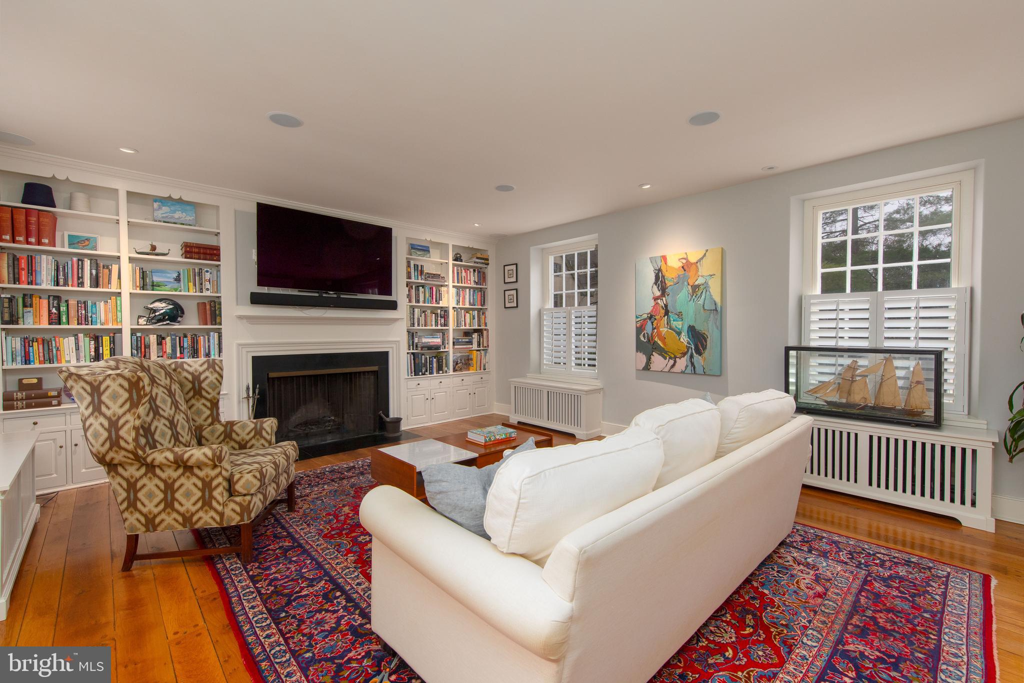 CHESTNUT HILL - Residential