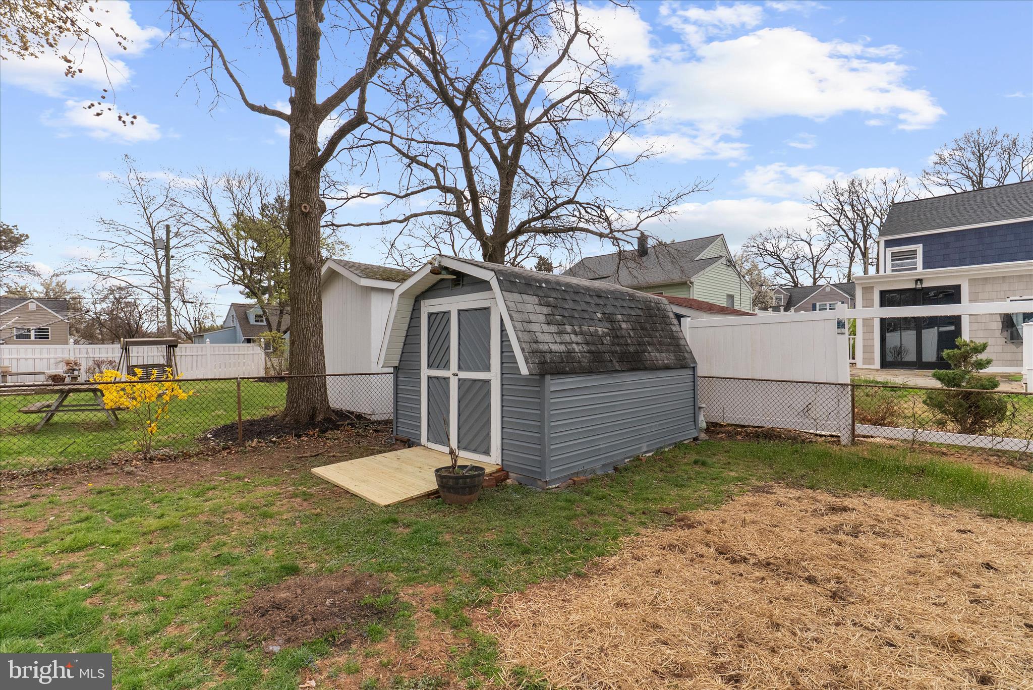 FAIRWAY GARDENS - Residential