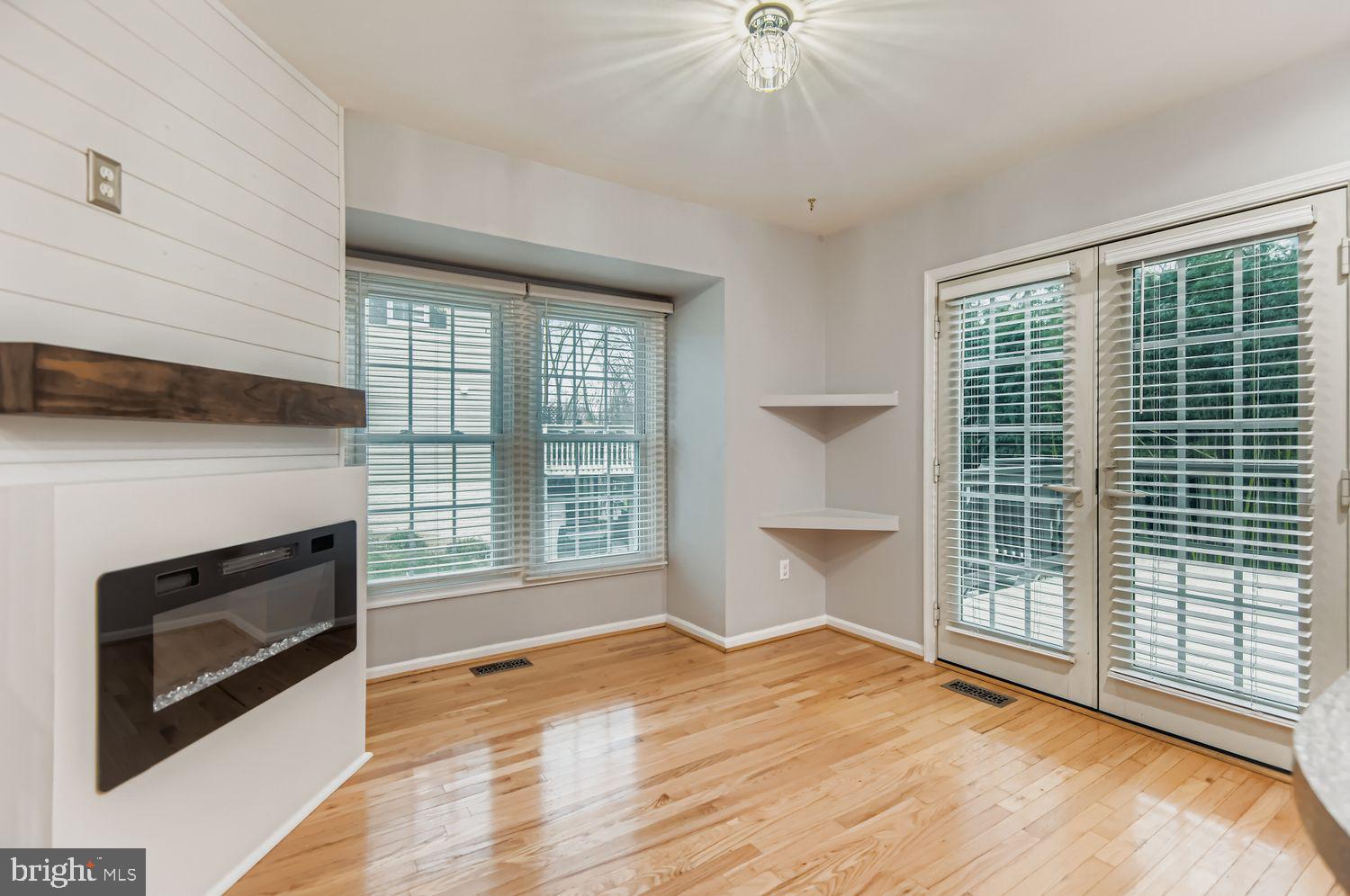 WHITE OAK - Residential