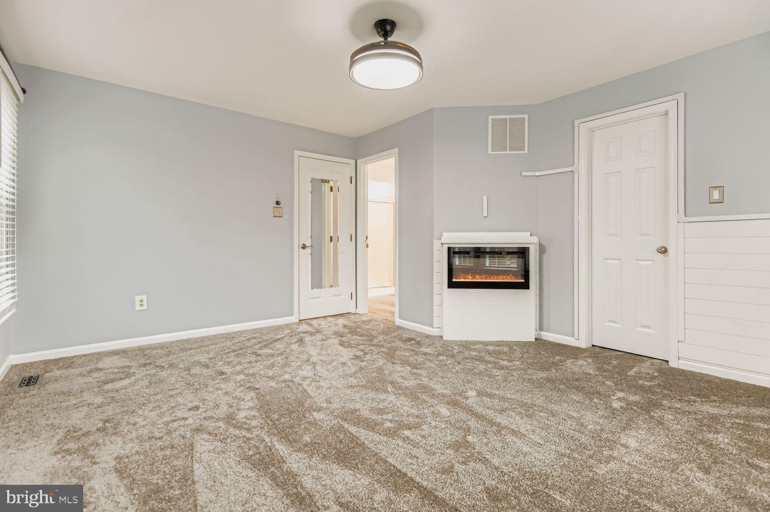 WHITE OAK - Residential