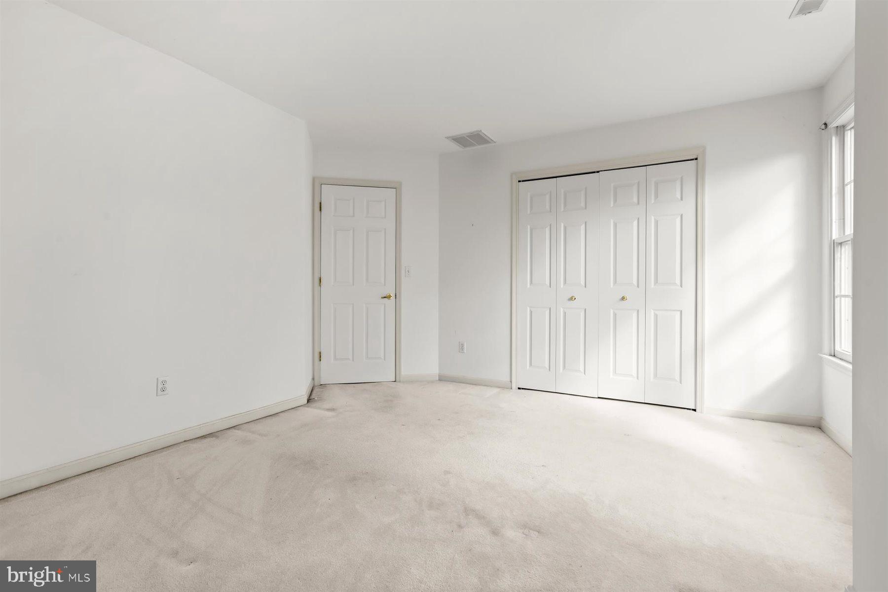 RIVER DOWNS - Residential