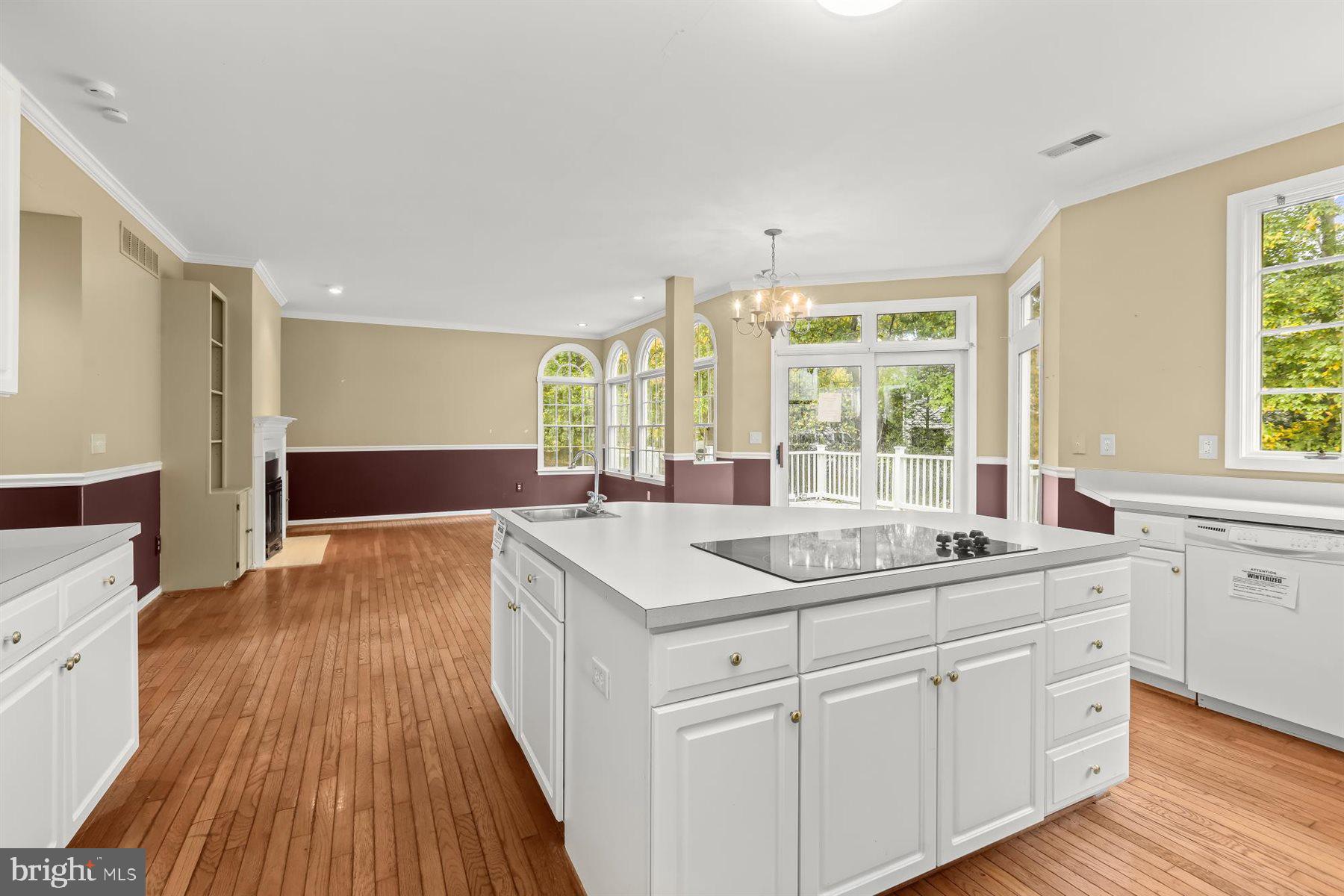 RIVER DOWNS - Residential