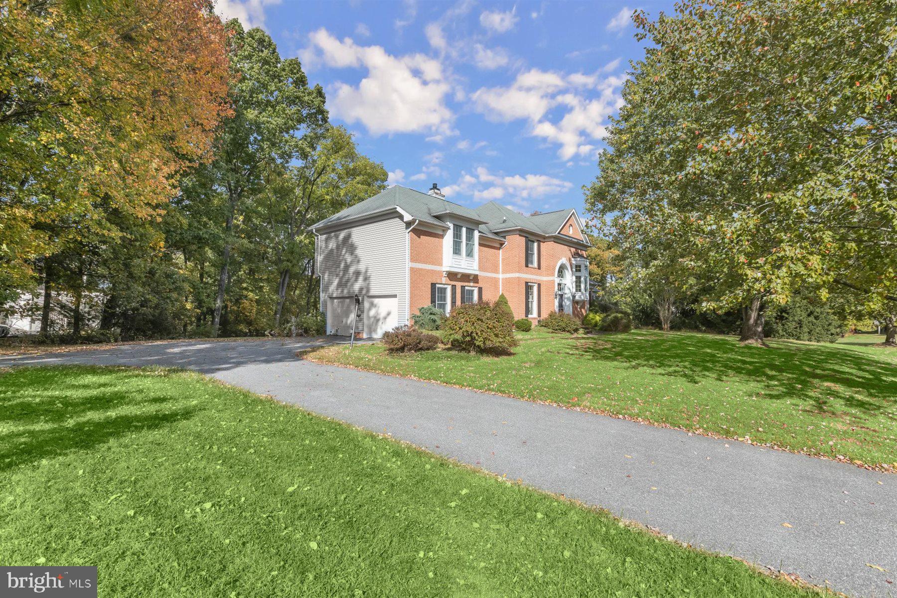 RIVER DOWNS - Residential