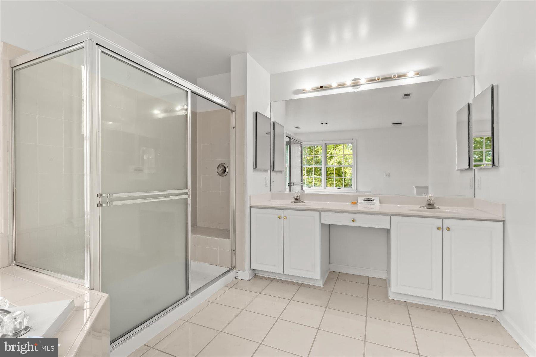 RIVER DOWNS - Residential