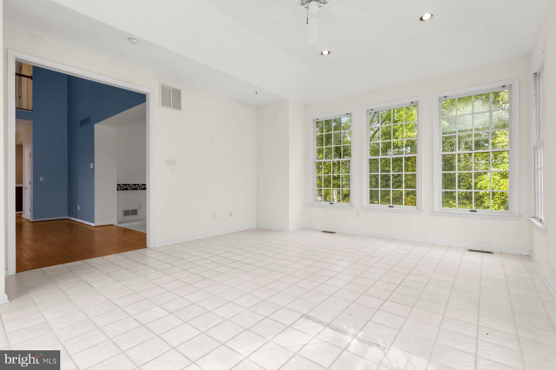 RIVER DOWNS - Residential