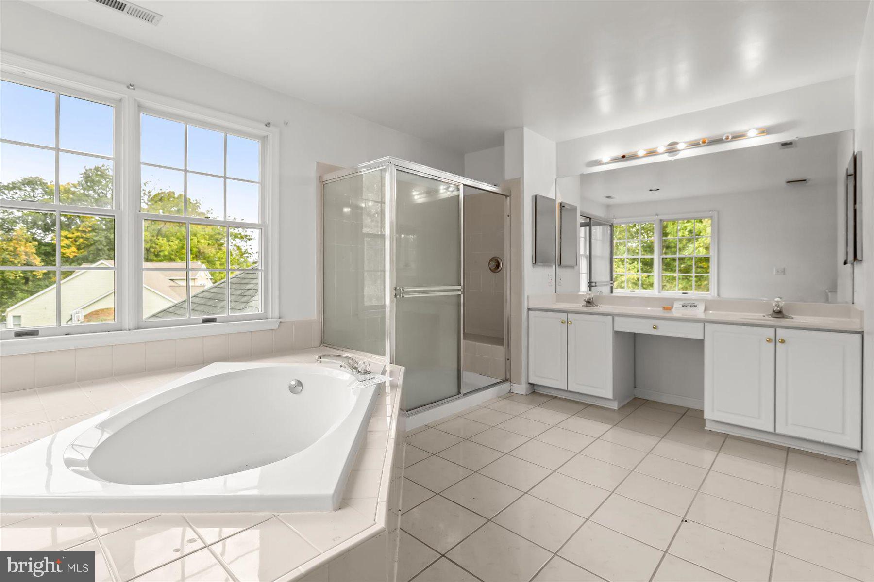 RIVER DOWNS - Residential