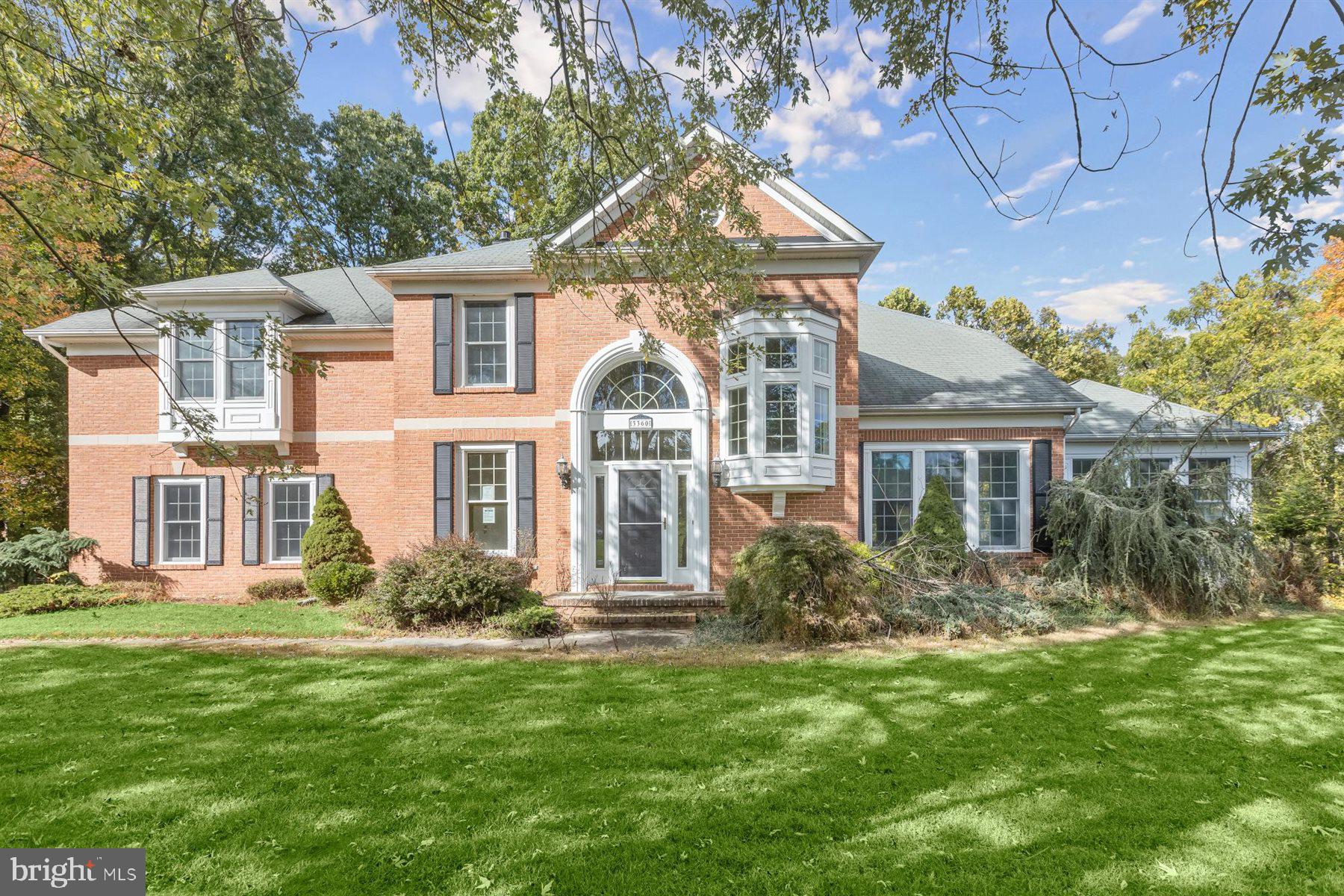 RIVER DOWNS - Residential