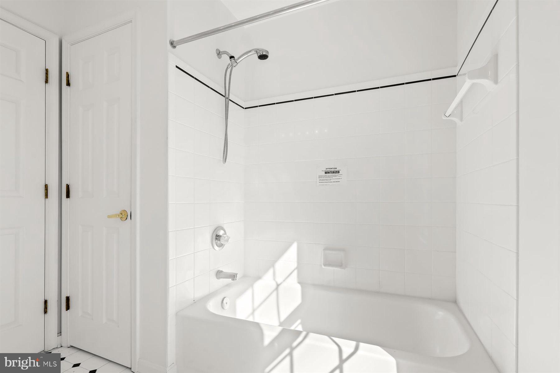 RIVER DOWNS - Residential