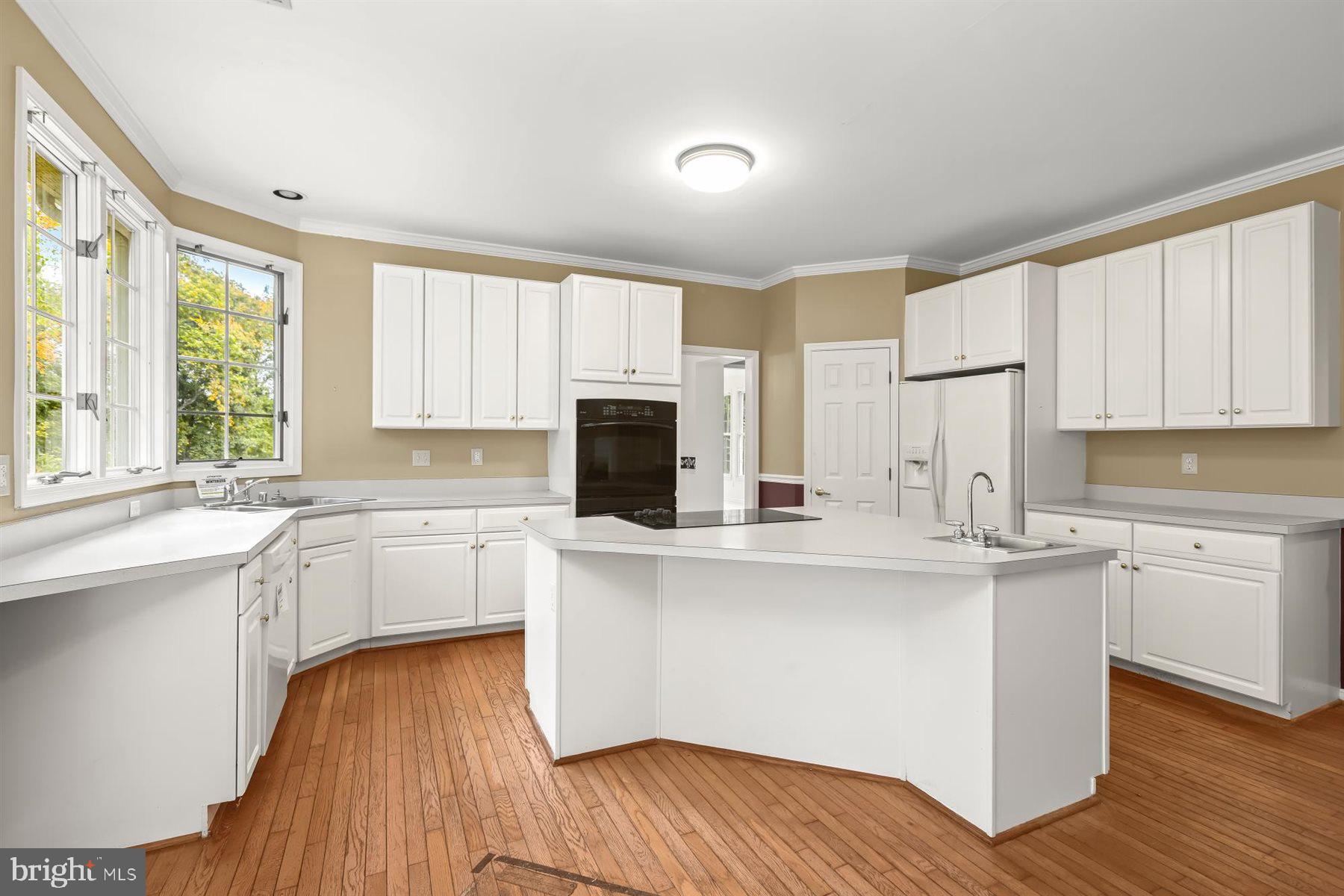 RIVER DOWNS - Residential